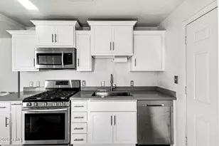 5225 N 8th Pl, Phoenix, AZ 85014 - Photo 10