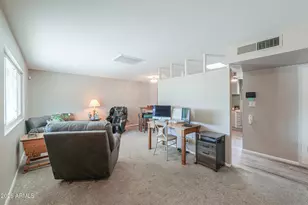 10530 W Desert Hills Ct, Sun City, AZ 85351 - Photo 2