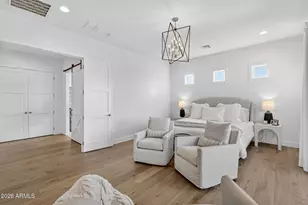 3906 E Crittenden Ln, Phoenix, AZ 85018 - Photo 32