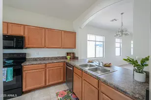 1581 E Desert Breeze Dr, Casa Grande, AZ 85122 - Photo 2