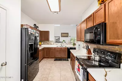 13165 W Ventura Street, Surprise, AZ 85379 - Photo 10