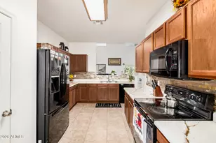 13165 W Ventura St, Surprise, AZ 85379 - Photo 10