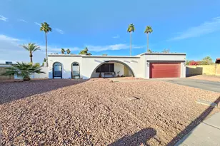 8227 N 47th Dr, Glendale, AZ 85302 - Photo 2