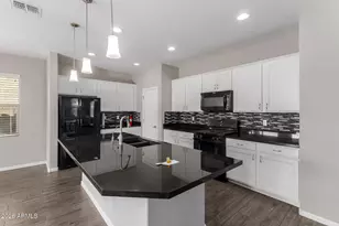 12109 W Desert Moon Way, Peoria, AZ 85383 - Photo 14