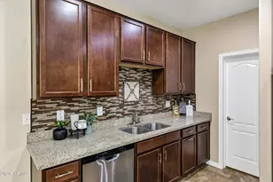 894 S Utilis Dr, Gilbert, AZ 85296 - Photo 10