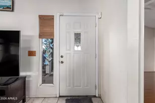 814 E Rockwell Dr, Chandler, AZ 85225 - Photo 8