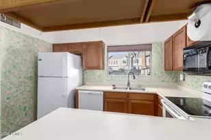 814 E Rockwell Dr, Chandler, AZ 85225 - Photo 16