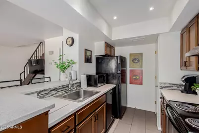 811 E Eugie Avenue, Phoenix, AZ 85022 - Photo 10