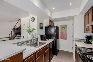 811 E Eugie Ave, Phoenix, AZ 85022 - Photo 10