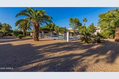 811 E Eugie Avenue, Phoenix, AZ 85022 - Photo 28