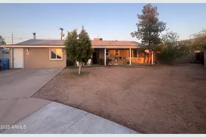 501 N 47th Place, Phoenix, AZ 85008 - Photo 1