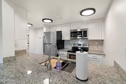 3033 E Devonshire Avenue #1018, Phoenix, AZ 85016 - Photo 4