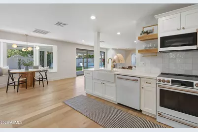 8538 E San Lorenzo Drive, Scottsdale, AZ 85258 - Photo 12