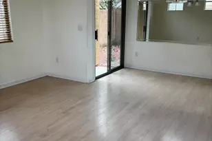 21817 N 40th Pl, Phoenix, AZ 85050 - Photo 2