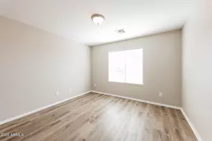 6716 S 36th Ln, Phoenix, AZ 85041 - Photo 8