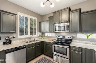 414 E Redwood Ln, Phoenix, AZ 85048 - Photo 2