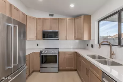 8938 W Echo Lane, Peoria, AZ 85345 - Photo 4