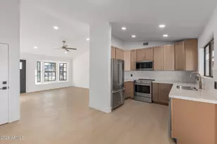 8938 W Echo Ln, Peoria, AZ 85345 - Photo 2