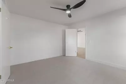 8938 W Echo Lane, Peoria, AZ 85345 - Photo 18