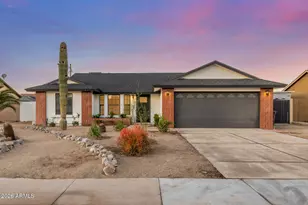 8938 W Echo Ln, Peoria, AZ 85345 - Photo 12