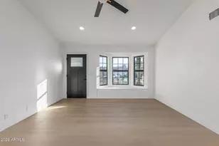 8938 W Echo Ln, Peoria, AZ 85345 - Photo 10