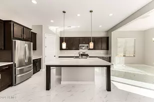 3511 E Crest Ln, Phoenix, AZ 85050 - Photo 14