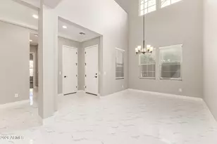 3511 E Crest Ln, Phoenix, AZ 85050 - Photo 10