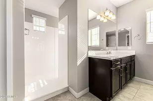 3511 E Crest Ln, Phoenix, AZ 85050 - Photo 16