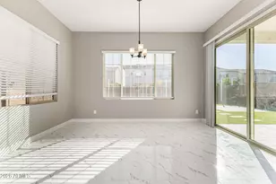 3511 E Crest Ln, Phoenix, AZ 85050 - Photo 10