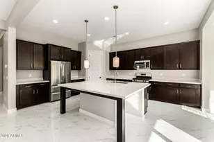 3511 E Crest Ln, Phoenix, AZ 85050 - Photo 6