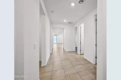 25146 W Bowker Street, Buckeye, AZ 85326 - Photo 2