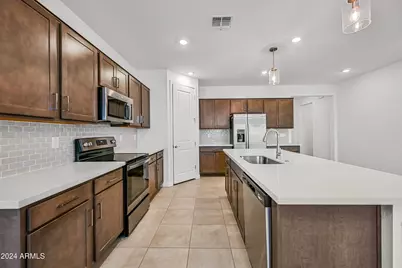 25146 W Bowker Street, Buckeye, AZ 85326 - Photo 6