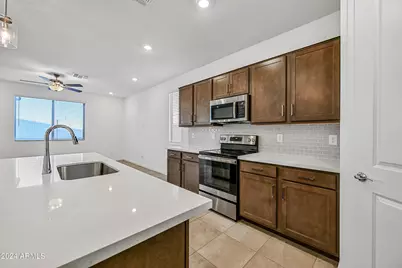 25146 W Bowker Street, Buckeye, AZ 85326 - Photo 8