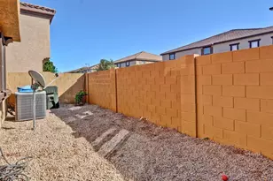 8169 W Groom Creek Rd, Phoenix, AZ 85043 - Photo 14