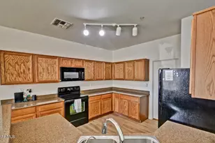 8169 W Groom Creek Rd, Phoenix, AZ 85043 - Photo 8