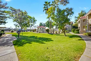 2929 W Yorkshire Dr, Phoenix, AZ 85027 - Photo 22