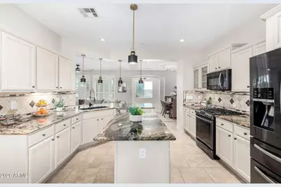 12337 W Maya Way, Peoria, AZ 85383 - Photo 14