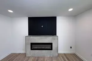 17 E Cairo Dr, Tempe, AZ 85282 - Photo 12