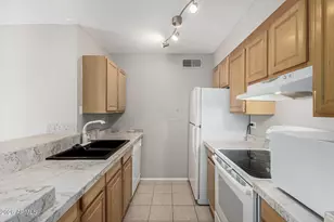 8055 E Thomas Rd, Scottsdale, AZ 85251 - Photo 12
