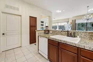 2989 N 44th St, Phoenix, AZ 85018 - Photo 16