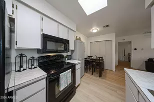 8131 N 107th Ave, Peoria, AZ 85345 - Photo 16