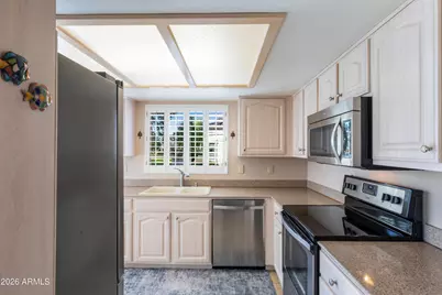 9749 W Taro Lane, Peoria, AZ 85382 - Photo 8