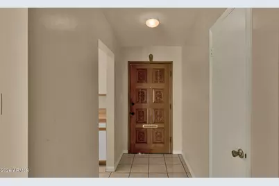 7526 E Minnezona Avenue, Scottsdale, AZ 85251 - Photo 4