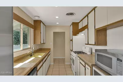 7526 E Minnezona Avenue, Scottsdale, AZ 85251 - Photo 14