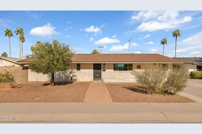 7526 E Minnezona Avenue, Scottsdale, AZ 85251 - Photo 1