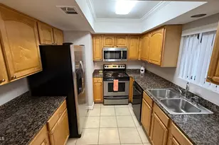 3434 W Danbury Dr, Phoenix, AZ 85053 - Photo 6