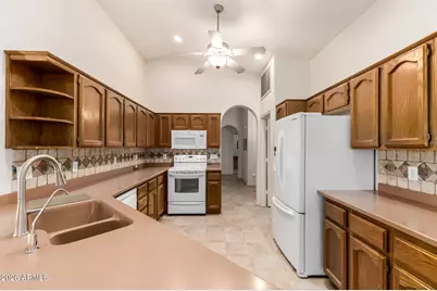 10305 E Arrowvale Drive, Sun Lakes, AZ 85248 - Photo 10