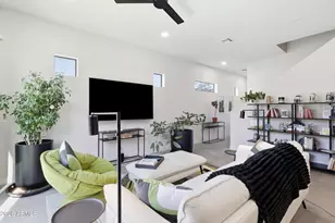 377 E Windsor Ave, Phoenix, AZ 85004 - Photo 8