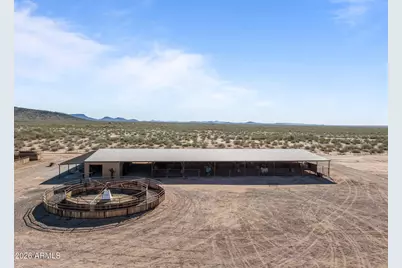 46629 W Luray Road, Wickenburg, AZ 85390 - Photo 10