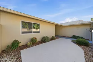 19045 N Signal Butte Cir, Sun City, AZ 85373 - Photo 8